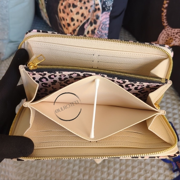 Louis Vuitton Wild At Heart Creme Empreinte Zippy - Picture 13 of 17